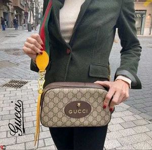 GUCCI* *NEO VINTAGE GG SUPREME MESSENGER BAG*