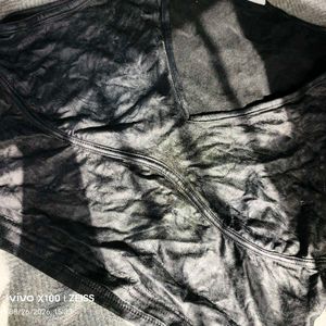 I. Black V-Neck Crop Tank Top