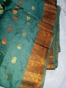 Green &amp; Gold Patterned Scarf