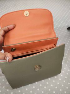 Chic Two-Tone Handbag with Gold Handle