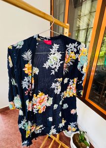 Shrug In Navy Blue Shade