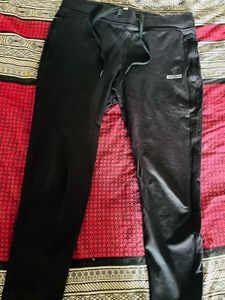 Women’s Black Gym Leggings – Soft, Stretchable &amp; C