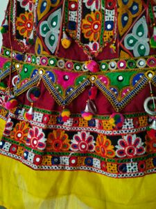 4-9  Beautiful Embroidered Gujarati Chaniya Choli