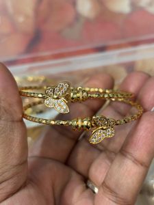 Charming Butterfly Bangle Set