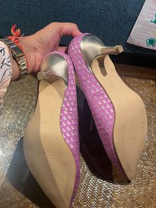 Reduced   Ethic Heels with Tag