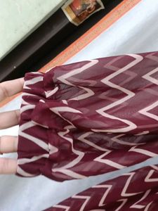 Chic Maroon Zigzag Print Dress
