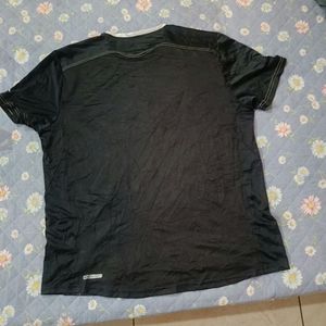 Puma Men's Black &amp; Gold T-Shirt
