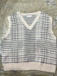 Chic V-Neck Knit Vest