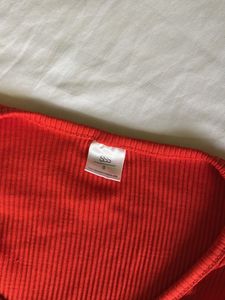 SSS- Red Ribbed Puff Sleeve Top