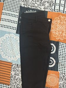 Classic Black Skinny Jeans