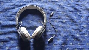 Headphone