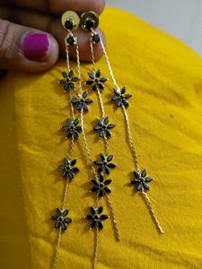 Elegant Black Flower Drop Earrings