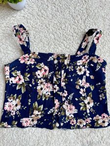 Chic Floral Print Smocked Crop Top
