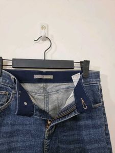 High-Waisted Jeans