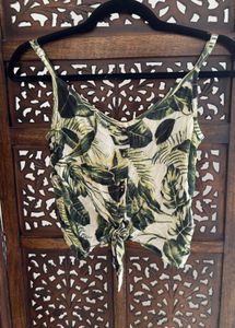H&amp;M New Tropical Tie Detail Crop Top