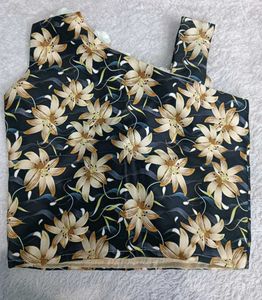 Floral 🇦🇮Top with new 🆕 🇦🇮Cute Details