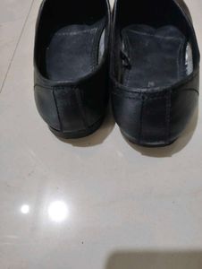 Classic Black Genuine leather Mojadis