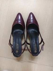Chic Burgundy Slingback Heels