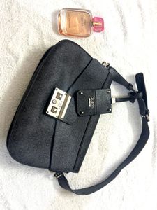 Authentic Guess Shoulder Bag 🖤