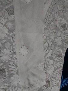 💕beautiful luckhnavi white floral kurti❤️