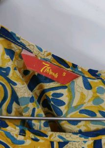 Yellow &amp; Blue Floral Print Kurta