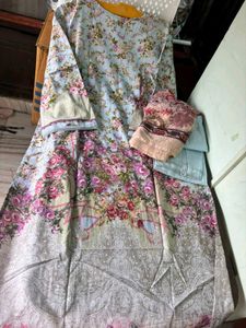 Beautiful Floral Print Kurta Set
