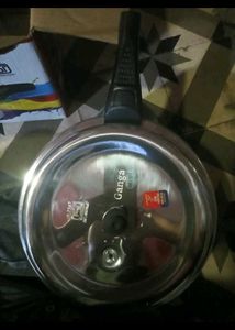 Ganga Shomom Pressure Cooker