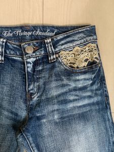 Stylish Bootcut Jeans with Embellished Pockets