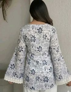 Floral Print Kurta with Lace Sleeves