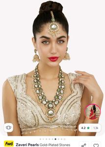 Exquisite Kundan Necklace Set with Earrings
