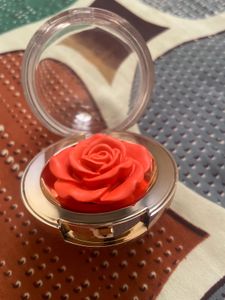 Typsy Beauty Rose Shaped Cream Blush