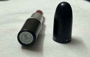 MAC Lipstick 616 Taupe