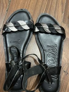 Stylish Black Flat Mochi Sandals