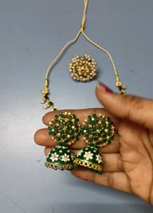 Elegant Green Stone Jewellery Set