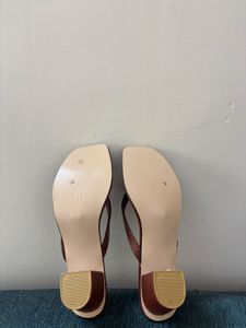 Stylish Brown Block Heel Thong Sandals