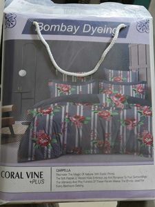 Bombay Dyeing Coral Vine Bed Sheet Set