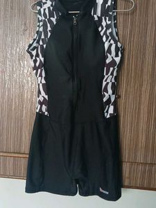 Black &amp; White Sleeveless Swimsuit
