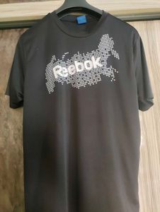 Reebok Black Graphic T-Shirt