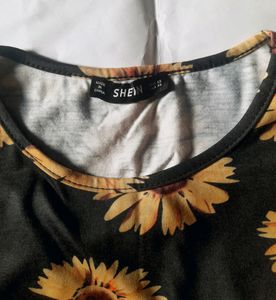 Shein Sunflower Black Fitted Crop Top Girl Xs Tee