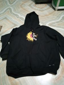 2 Pic Black And One Sweater Aur Jacket Hai