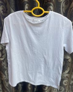 loose white t shrt