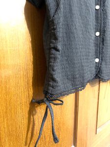 Chic Black Button-Up Blouse