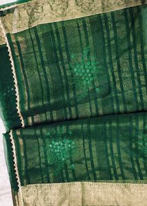Elegant Green Saree with Gold Border(bilkul new)