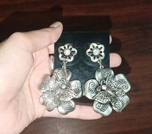 Price Drop!! Silver Metal Earrings