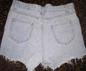 URBANIC RIPPED SHORTS