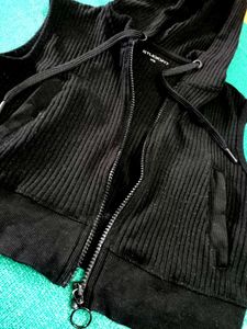 Black Ribbed Cropped Hoodie Vest