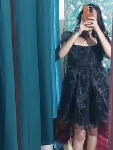 Chic Black Puff Sleeve Mini Dress