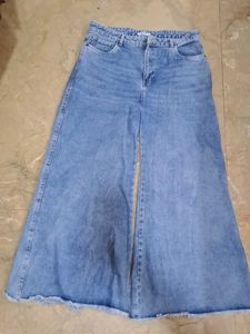 Jeans With Flare Bottoms