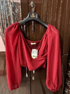 Chic Red Cropped Puff Sleeve Top