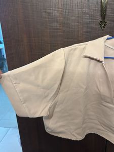 Stylish Beige Collared Crop Top
